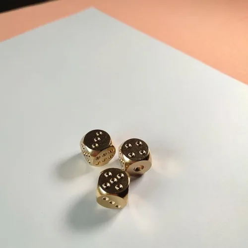 메탈 황동주사위 1.5cm 보드게임 카페 1P 냅킨고정 주사위 황동주사위 골드주사위 카페소품