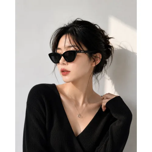 여자 슬림 캣아이 선글라스 데일리 블랙 뿔테 자외선차단 고급케이스 포함