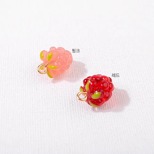 비즈아이 [4925-01]글라스 펜던트 딸기 10x18mm ,1개